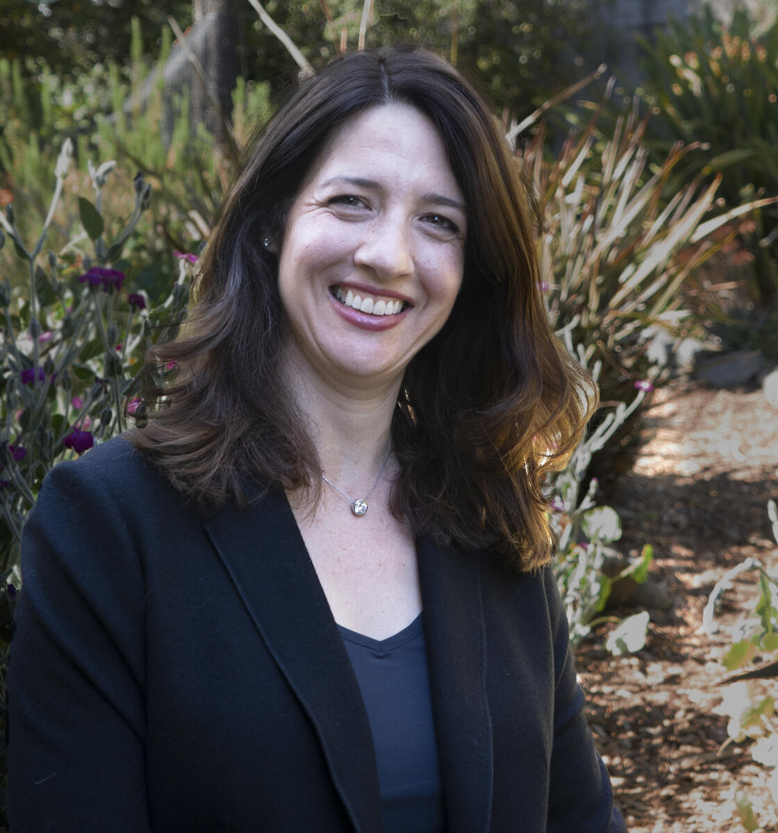 Headshot of Laura Hassner